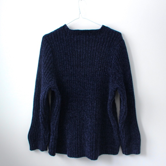 ๐2/$14๐ Gorgeous crushed velvet crewneck knit ribbed sweater - Picture 4 of 4